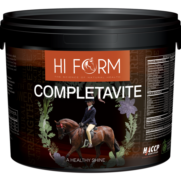 CompletaVite - All in one daily formula improves skin and coat condition & supports a healthy immune system, suitable for show horses, horses in light work, retired or spelling horses.