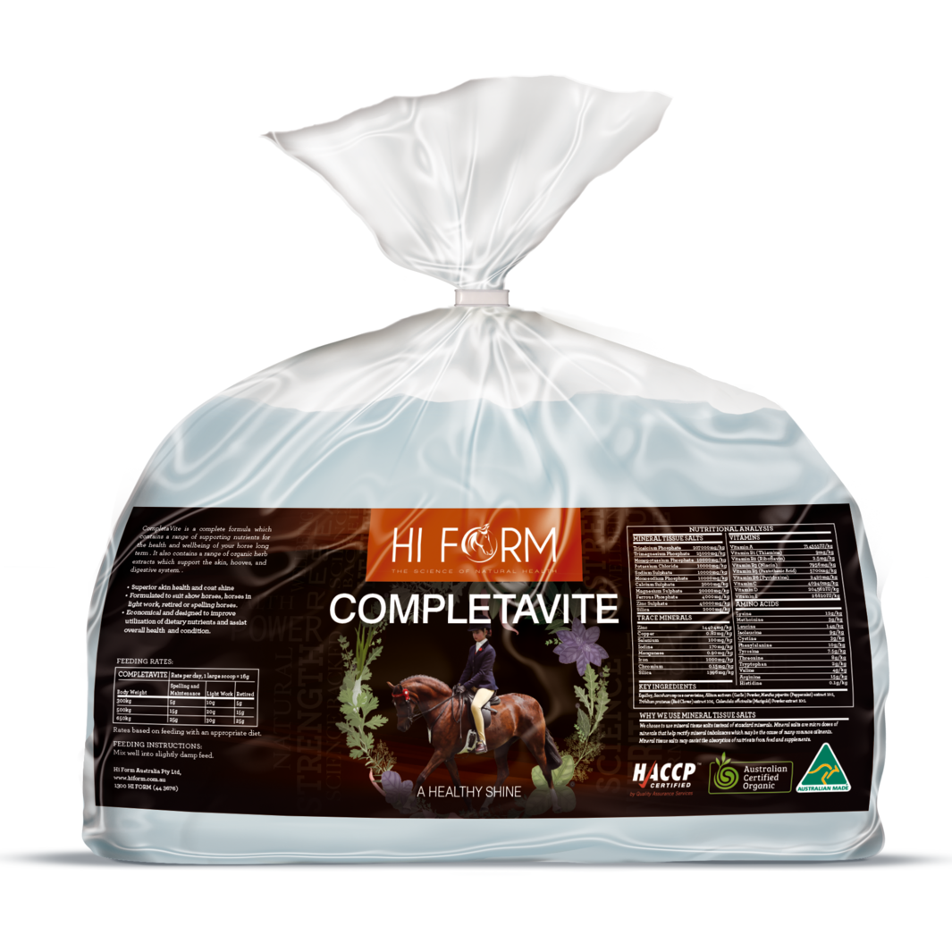 CompletaVite - All in one daily formula improves skin and coat condition & supports a healthy immune system, suitable for show horses, horses in light work, retired or spelling horses.